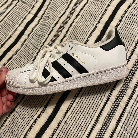 Adidas superstars - Picture 3 of 4